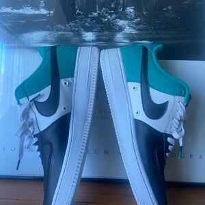 Nike Airforce 1 Mini Swoosh